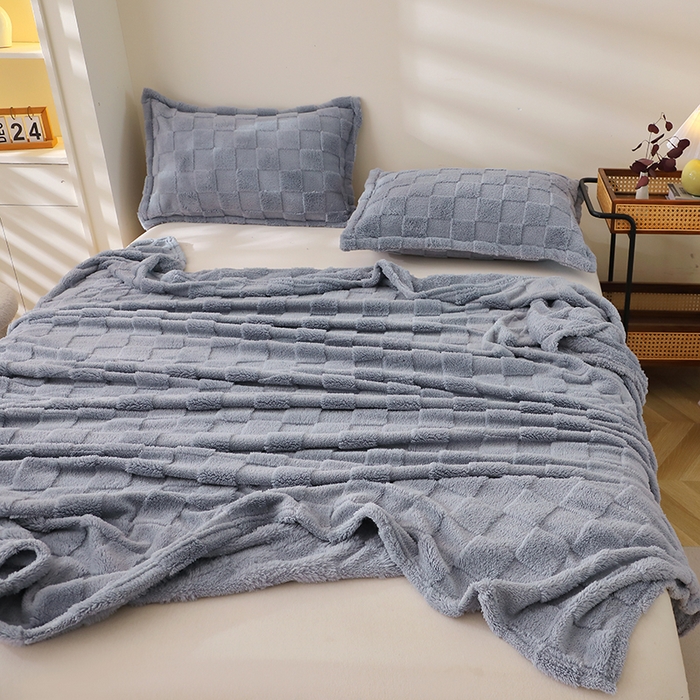 91家纺网 家纺一手货源 找家纺 芸锦豪 2024新款意大利面包格毛毯-卷边款 蓝灰