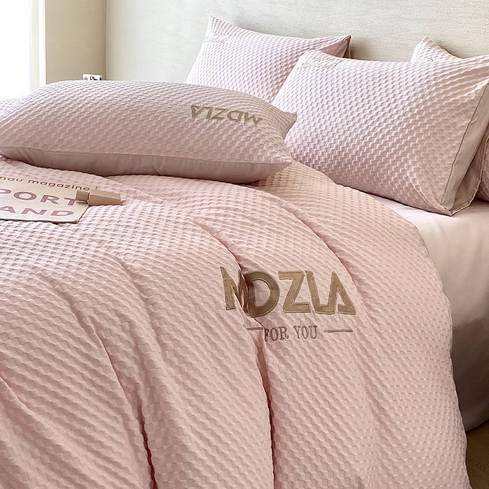 91家纺网 家纺一手货源 找家纺 优悦 2024新款泡泡格时尚提花四件套 泡泡格-粉