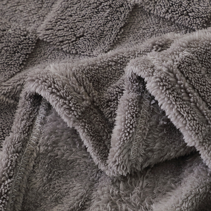 91家纺网 家纺一手货源 找家纺 芸锦豪 2024新款意大利面包格毛毯-卷边款 深灰