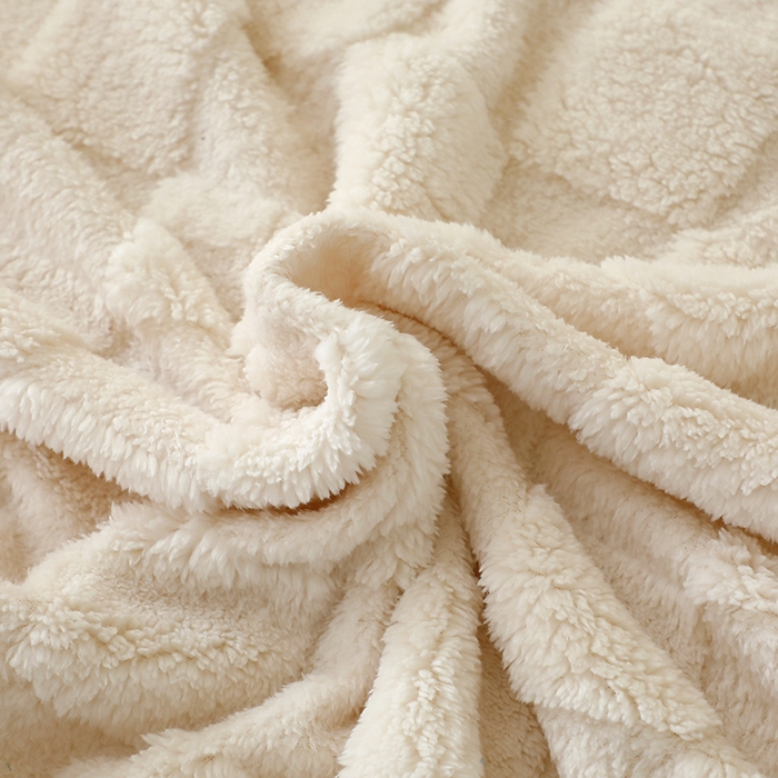 91家纺网 家纺一手货源 找家纺 芸锦豪 2024新款意大利面包格毛毯-卷边款 米杏色