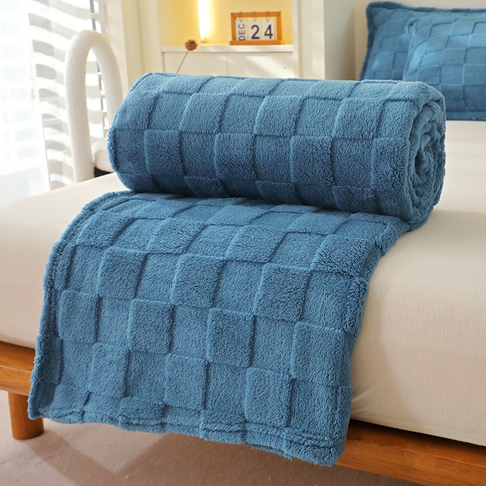 91家纺网 家纺一手货源 找家纺 芸锦豪 2024新款意大利面包格毛毯-卷边款 孔雀蓝
