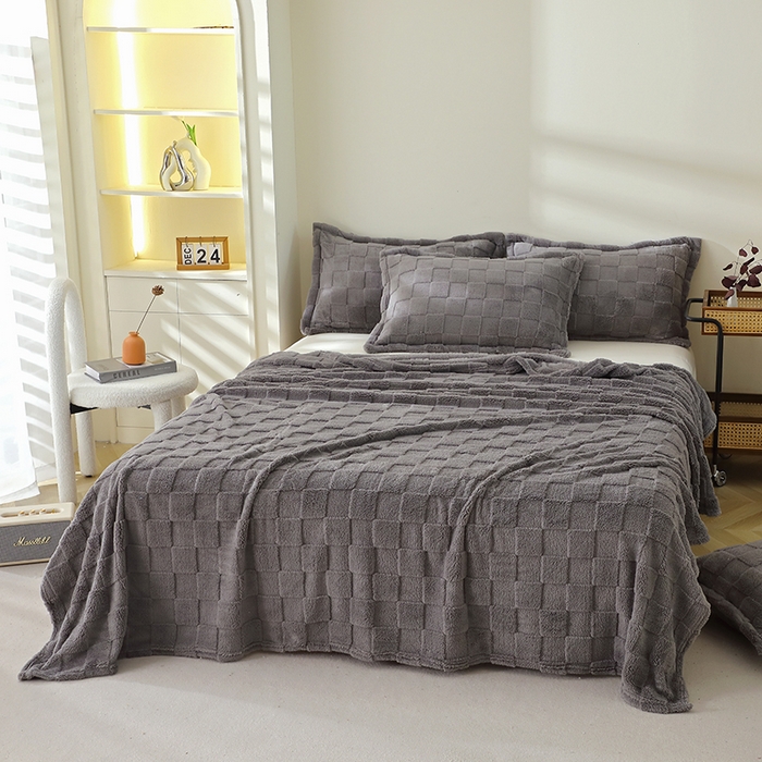 91家纺网 家纺一手货源 找家纺 芸锦豪 2024新款意大利面包格毛毯-卷边款 深灰