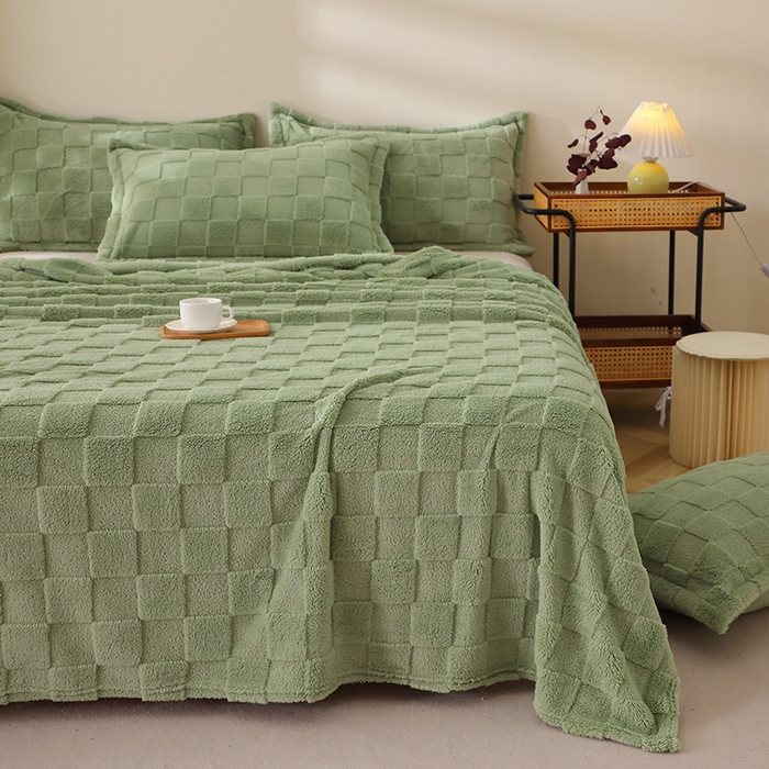 91家纺网 家纺一手货源 找家纺 芸锦豪 2024新款意大利面包格毛毯-卷边款 抹茶绿