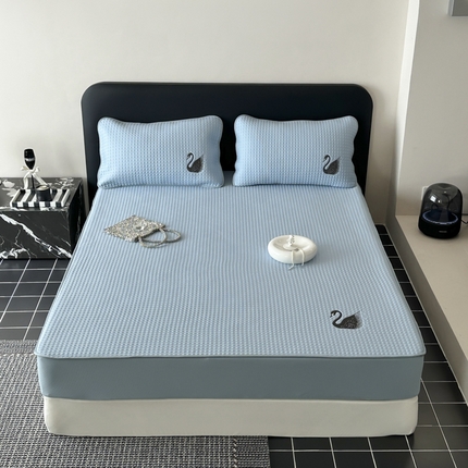 91家纺网 家纺一手货源 找家纺 （总）JUICY 橘滋家纺 2024新款高定版A类高分子凉感凉席绣花系列三件套