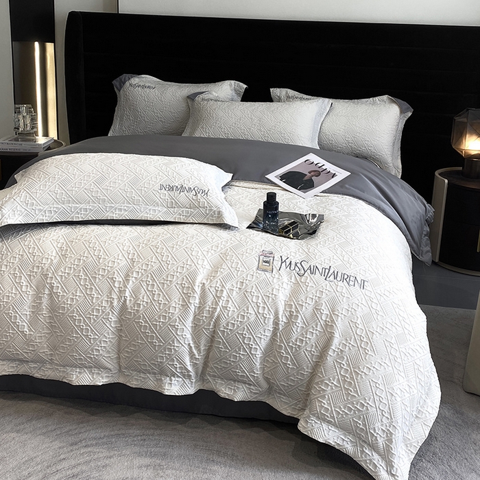 91家纺网 家纺一手货源 找家纺 优悦 2024新款时尚提花四件套-卡乐 卡乐-白灰