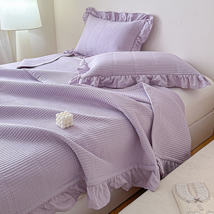 91家纺网 家纺一手货源 找家纺 紫碧螺家纺 2024新款绣花欧式花边床盖（泡泡棉）   粉紫色