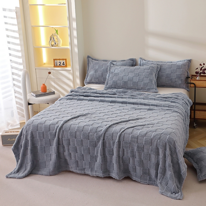 91家纺网 家纺一手货源 找家纺 芸锦豪 2024新款意大利面包格毛毯-卷边款 蓝灰