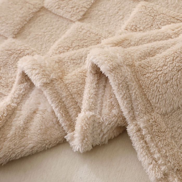 91家纺网 家纺一手货源 找家纺 芸锦豪 2024新款意大利面包格毛毯-卷边款 浅卡其