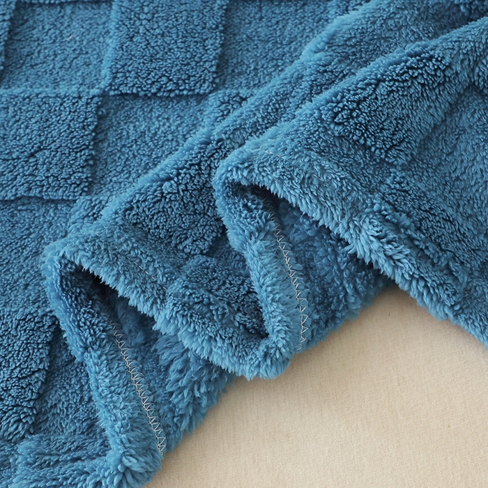91家纺网 家纺一手货源 找家纺 芸锦豪 2024新款意大利面包格毛毯-卷边款 孔雀蓝