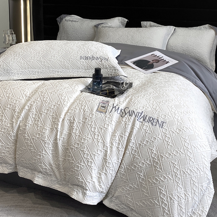 91家纺网 家纺一手货源 找家纺 优悦 2024新款时尚提花四件套-卡乐 卡乐-白灰