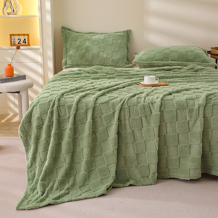 91家纺网 家纺一手货源 找家纺 芸锦豪 2024新款意大利面包格毛毯-卷边款 抹茶绿