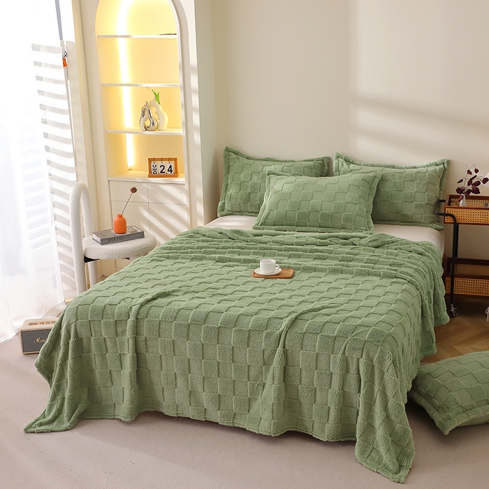 91家纺网 家纺一手货源 找家纺 芸锦豪 2024新款意大利面包格毛毯-卷边款 抹茶绿