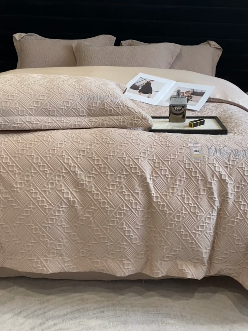 91家纺网 家纺一手货源 找家纺 优悦 2024新款时尚提花四件套-卡乐 卡乐-香槟