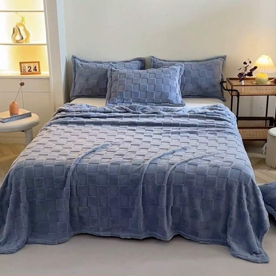 91家纺网 家纺一手货源 找家纺 芸锦豪 2024新款意大利面包格毛毯-卷边款 蓝灰