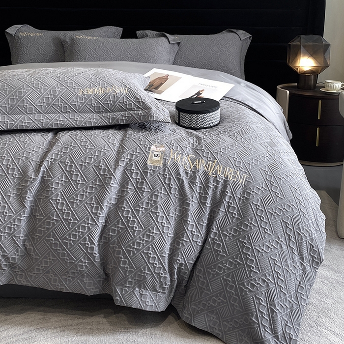 91家纺网 家纺一手货源 找家纺 优悦 2024新款时尚提花四件套-卡乐 卡乐-灰