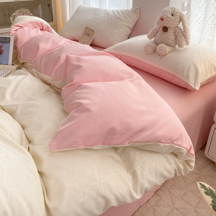 91家纺网 家纺一手货源 找家纺 （总）芷凡家纺 2024新款提花小方格四件套