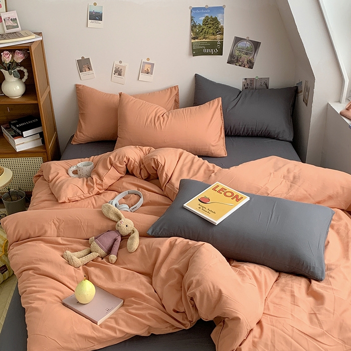 91家纺网 家纺一手货源 找家纺 优迈 2024新款ins风小红书同款纯色双拼水洗棉四件套亲肤加厚磨毛四件套混搭系列-单被套单床单单枕套单床笠 棚拍图 落日橘灰