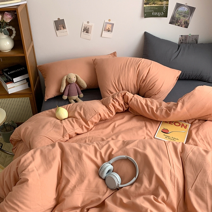 91家纺网 家纺一手货源 找家纺 优迈 2024新款ins风小红书同款纯色双拼水洗棉四件套亲肤加厚磨毛四件套混搭系列-单被套单床单单枕套单床笠 棚拍图 落日橘灰