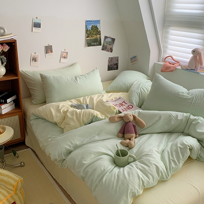 91家纺网 家纺一手货源 找家纺 优迈 2024新款ins风小红书同款纯色双拼水洗棉四件套亲肤加厚磨毛四件套混搭系列-单被套单床单单枕套单床笠 棚拍图 薄荷芝士