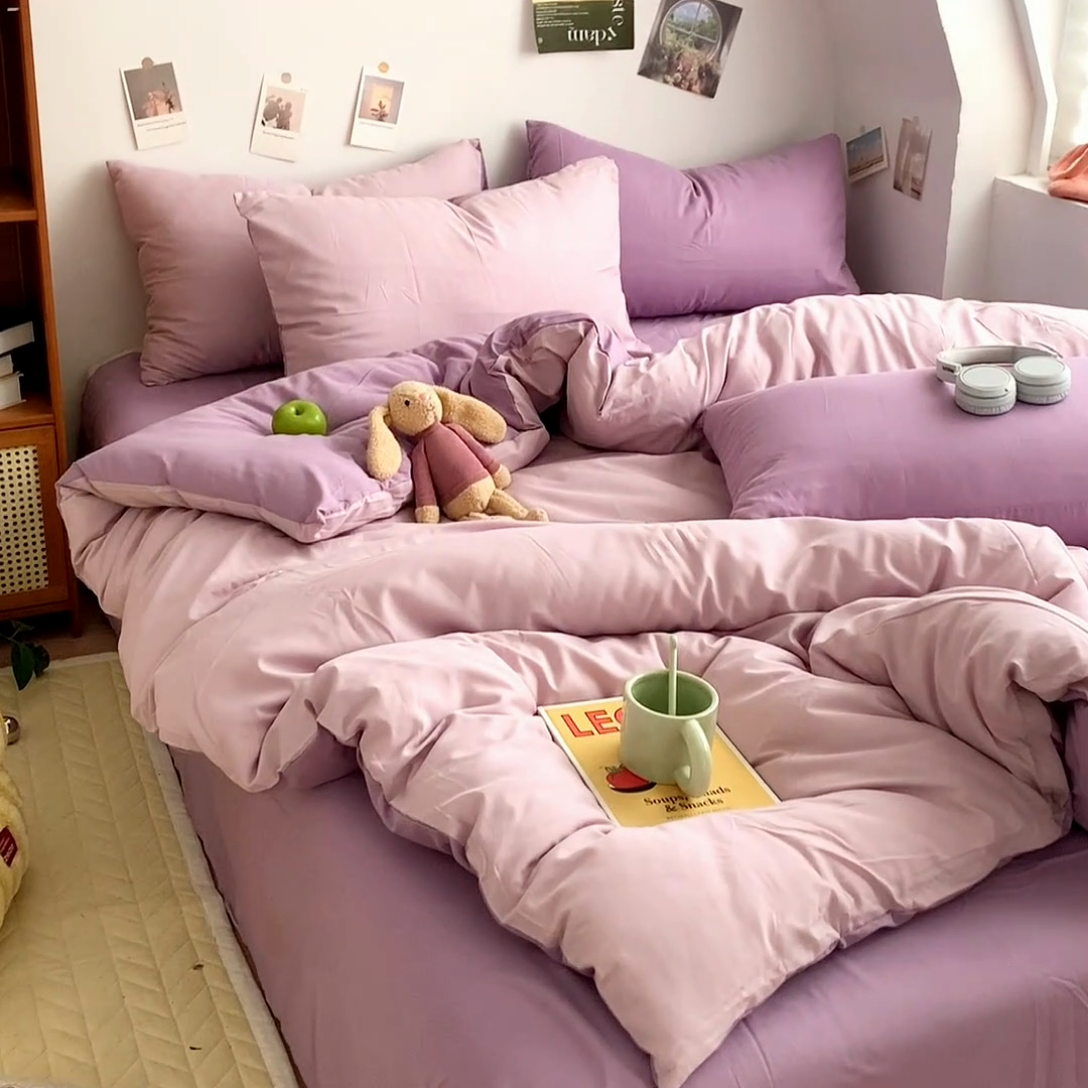 91家纺网 家纺一手货源 找家纺 优迈 2024新款ins风小红书同款纯色双拼水洗棉四件套亲肤加厚磨毛四件套混搭系列-单被套单床单单枕套单床笠 棚拍图 紫薯芋泥