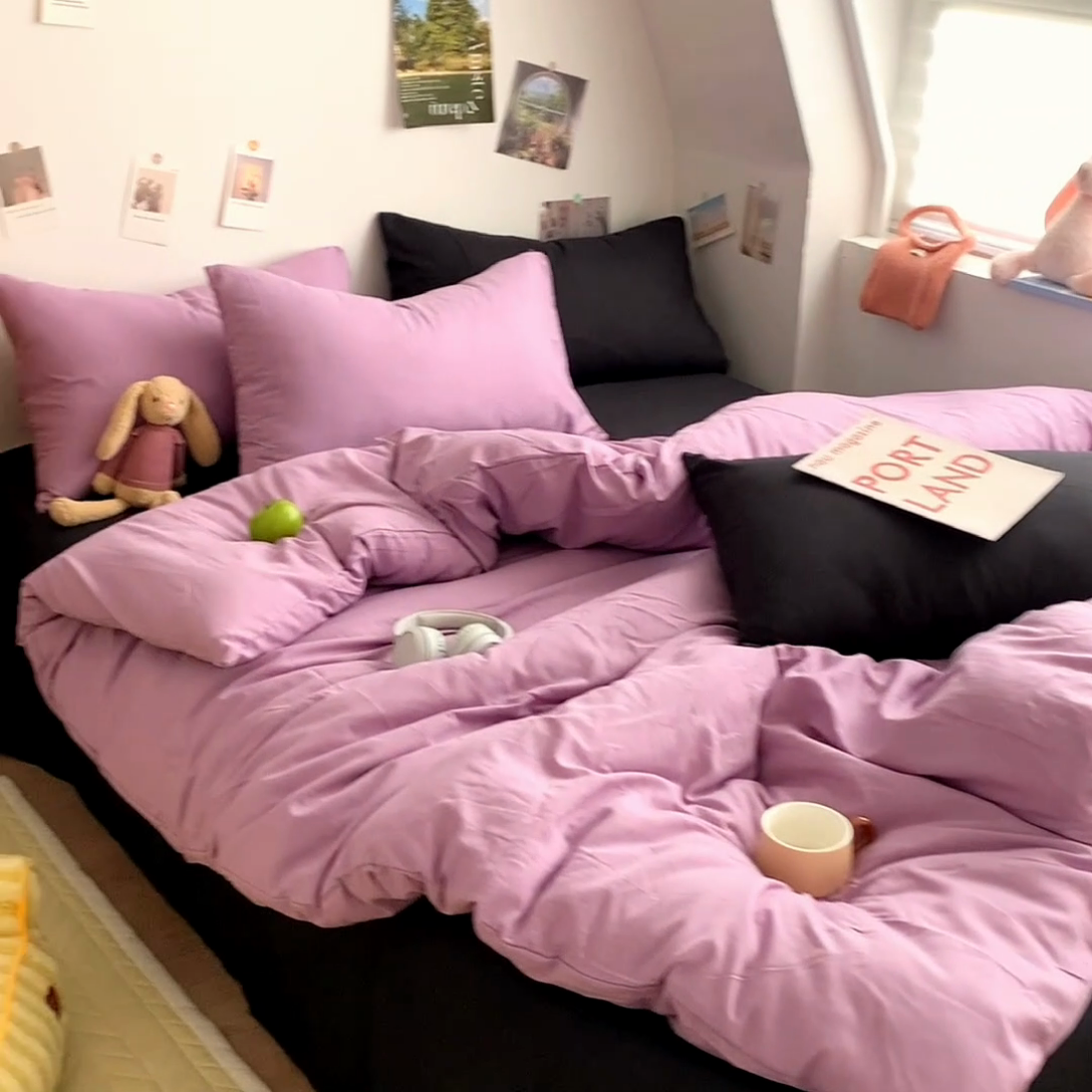 91家纺网 家纺一手货源 找家纺 优迈 2024新款ins风小红书同款纯色双拼水洗棉四件套亲肤加厚磨毛四件套混搭系列-单被套单床单单枕套单床笠 棚拍图 葡萄紫黑