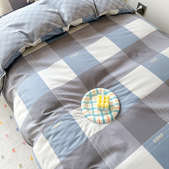 91家纺网 家纺一手货源 找家纺 棉造家居 2024新款13372学生床夹棉被套学生三件套（根据需求搭配枕芯 被芯 垫被） 梦里斯蓝