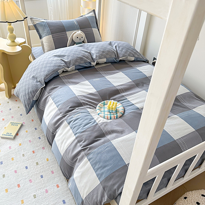 91家纺网 家纺一手货源 找家纺 棉造家居 2024新款13372学生床夹棉被套学生三件套（根据需求搭配枕芯 被芯 垫被） 梦里斯蓝