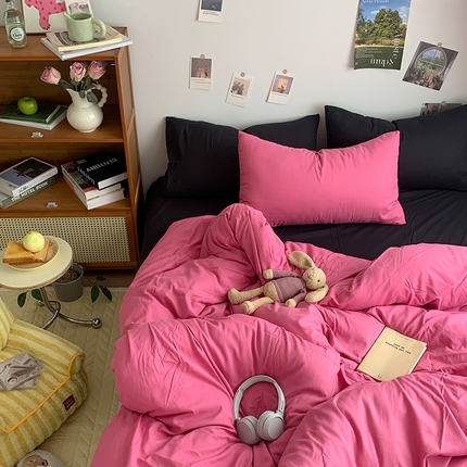 91家纺网 家纺一手货源 找家纺 （总）优迈 2024新款ins风小红书同款纯色双拼水洗棉四件套亲肤加厚磨毛四件套混搭系列-单被套单床单单枕套单床笠 棚拍图