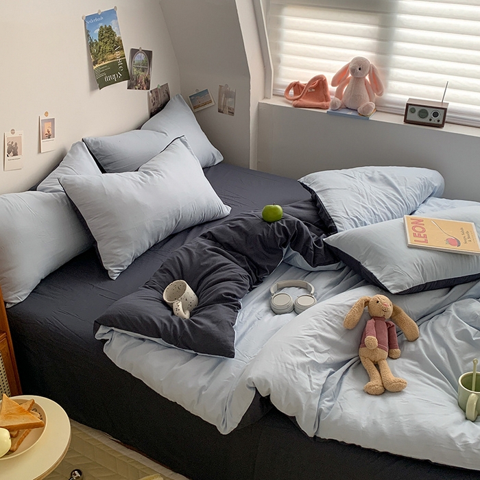 91家纺网 家纺一手货源 找家纺 优迈 2024新款ins风小红书同款纯色双拼水洗棉四件套亲肤加厚磨毛四件套混搭系列-单被套单床单单枕套单床笠 棚拍图 海蓝灰