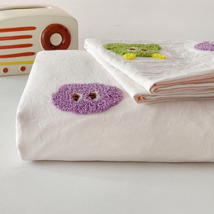 91家纺网 家纺一手货源 找家纺 韩巢家纺 2024热款超柔水洗棉毛巾绣单件被套-小精灵系列（提供精美卖家秀 ） 小精灵白浅粉