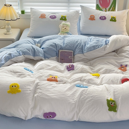 91家纺网 家纺一手货源 找家纺 韩巢家纺 2024热款超柔水洗棉毛巾绣床上用品四件套学生宿舍三件套-小精灵系列（提供精美卖家秀 ） 小精灵白蓝