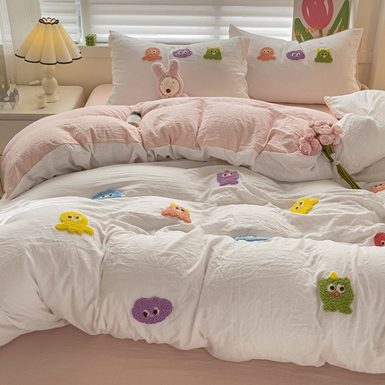 91家纺网 家纺一手货源 找家纺 韩巢家纺 2024热款超柔水洗棉毛巾绣床上用品四件套学生宿舍三件套-小精灵系列（提供精美卖家秀 ） 小精灵白浅粉