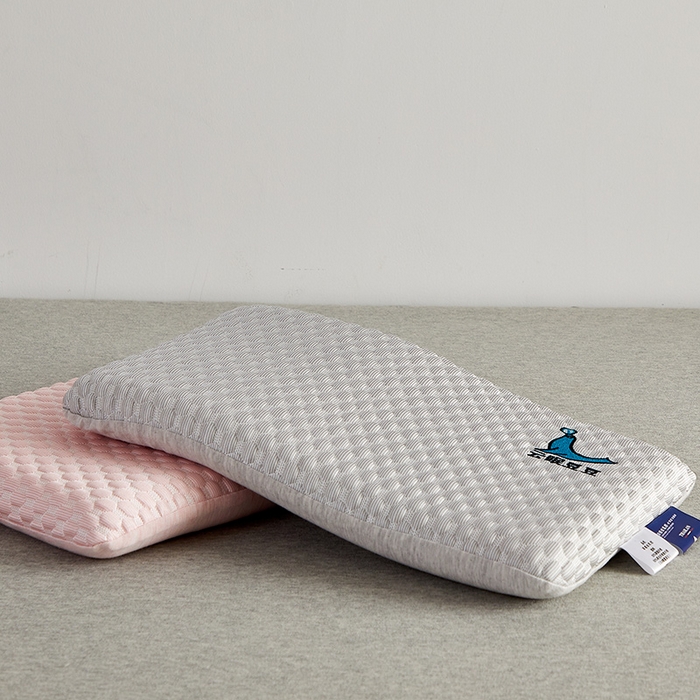 91家纺网 家纺一手货源 找家纺 沃兰国际 2024新款儿童云眠凉感豆豆乳胶枕枕头枕芯30*50cm 豆豆灰