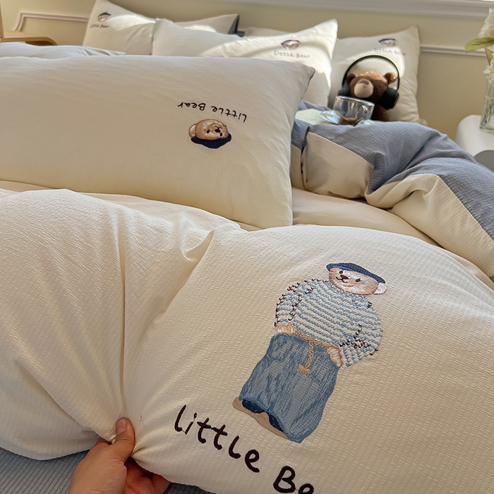 91家纺网 家纺一手货源 找家纺 眠帛家居 2024新款水洗棉提花刺绣四件套熊先生-风格二 熊先生-奶杏-雾灰