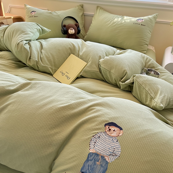 91家纺网 家纺一手货源 找家纺 眠帛家居 2024新款水洗棉提花刺绣四件套熊先生-风格二 熊先生-果绿