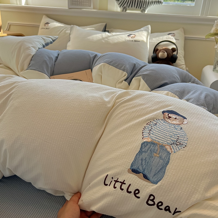 91家纺网 家纺一手货源 找家纺 眠帛家居 2024新款水洗棉提花刺绣四件套熊先生-风格二 熊先生-奶杏-雾灰