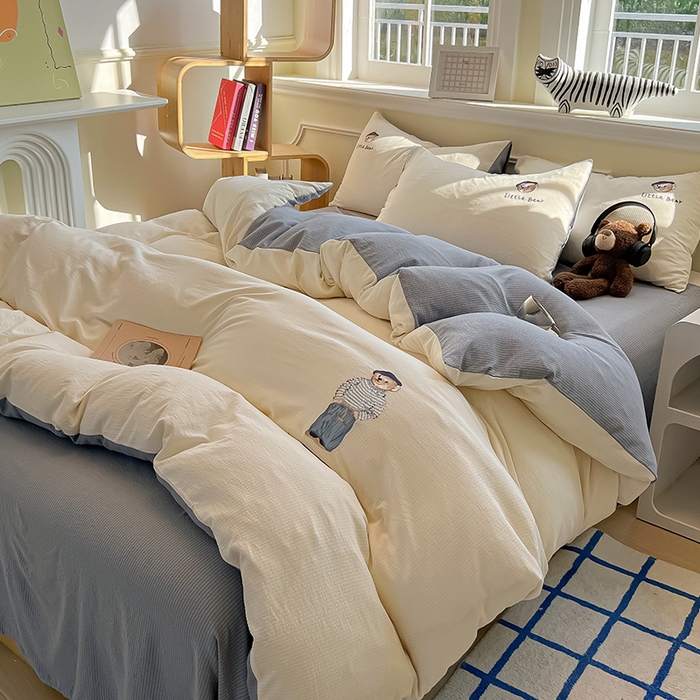 91家纺网 家纺一手货源 找家纺 眠帛家居 2024新款水洗棉提花刺绣四件套熊先生-风格二 熊先生-奶杏-雾灰