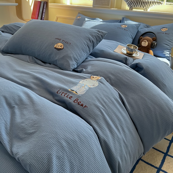 91家纺网 家纺一手货源 找家纺 （总）眠帛家居 2024新款水洗棉提花刺绣四件套熊先生-风格二