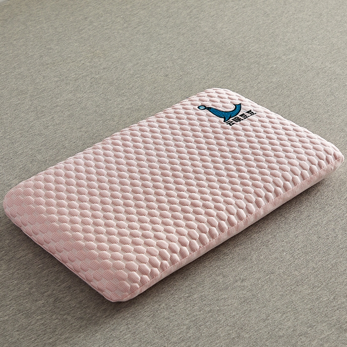 91家纺网 家纺一手货源 找家纺 沃兰国际 2024新款儿童云眠凉感豆豆乳胶枕枕头枕芯30*50cm 豆豆粉