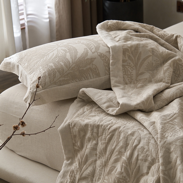 91家纺网 家纺一手货源 找家纺 2024新款亚麻大提花全新系列多功能夏被 雪绒花包边款