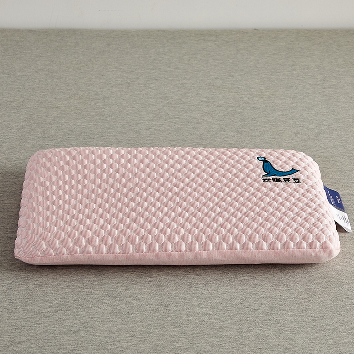 91家纺网 家纺一手货源 找家纺 沃兰国际 2024新款儿童云眠凉感豆豆乳胶枕枕头枕芯30*50cm 豆豆粉