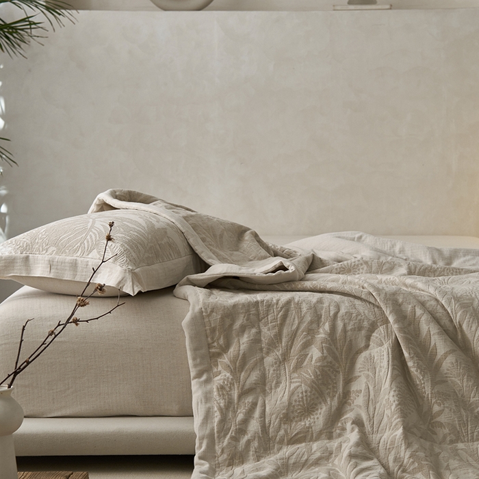 91家纺网 家纺一手货源 找家纺 2024新款亚麻大提花全新系列多功能夏被 雪绒花包边款