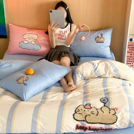 91家纺网 家纺一手货源 找家纺 富瑞阁 2024新款ins风全棉数码印加绣工艺款四件套小红书 淘气猫