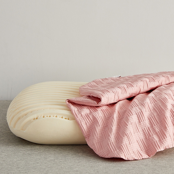 91家纺网 家纺一手货源 找家纺 沃兰国际 2024新款华夫格乳胶蛋糕枕枕头枕芯60*38*11 樱花粉