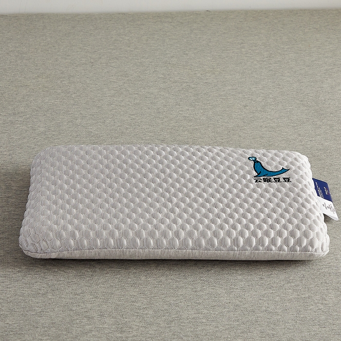 91家纺网 家纺一手货源 找家纺 沃兰国际 2024新款儿童云眠凉感豆豆乳胶枕枕头枕芯30*50cm 豆豆灰