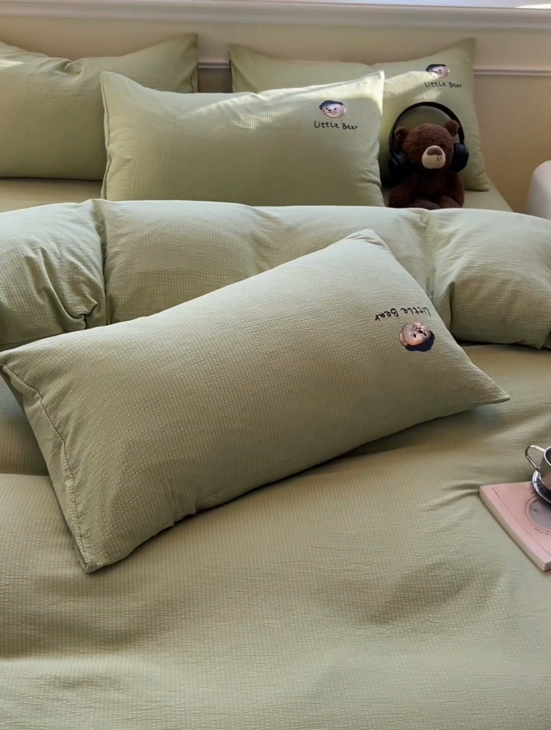 91家纺网 家纺一手货源 找家纺 眠帛家居 2024新款水洗棉提花刺绣四件套熊先生-风格二 熊先生-果绿