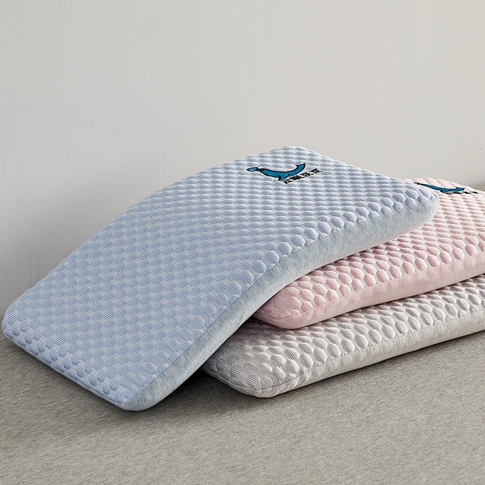 91家纺网 家纺一手货源 找家纺 （总）沃兰国际 2024新款儿童云眠凉感豆豆乳胶枕枕头枕芯30*50cm