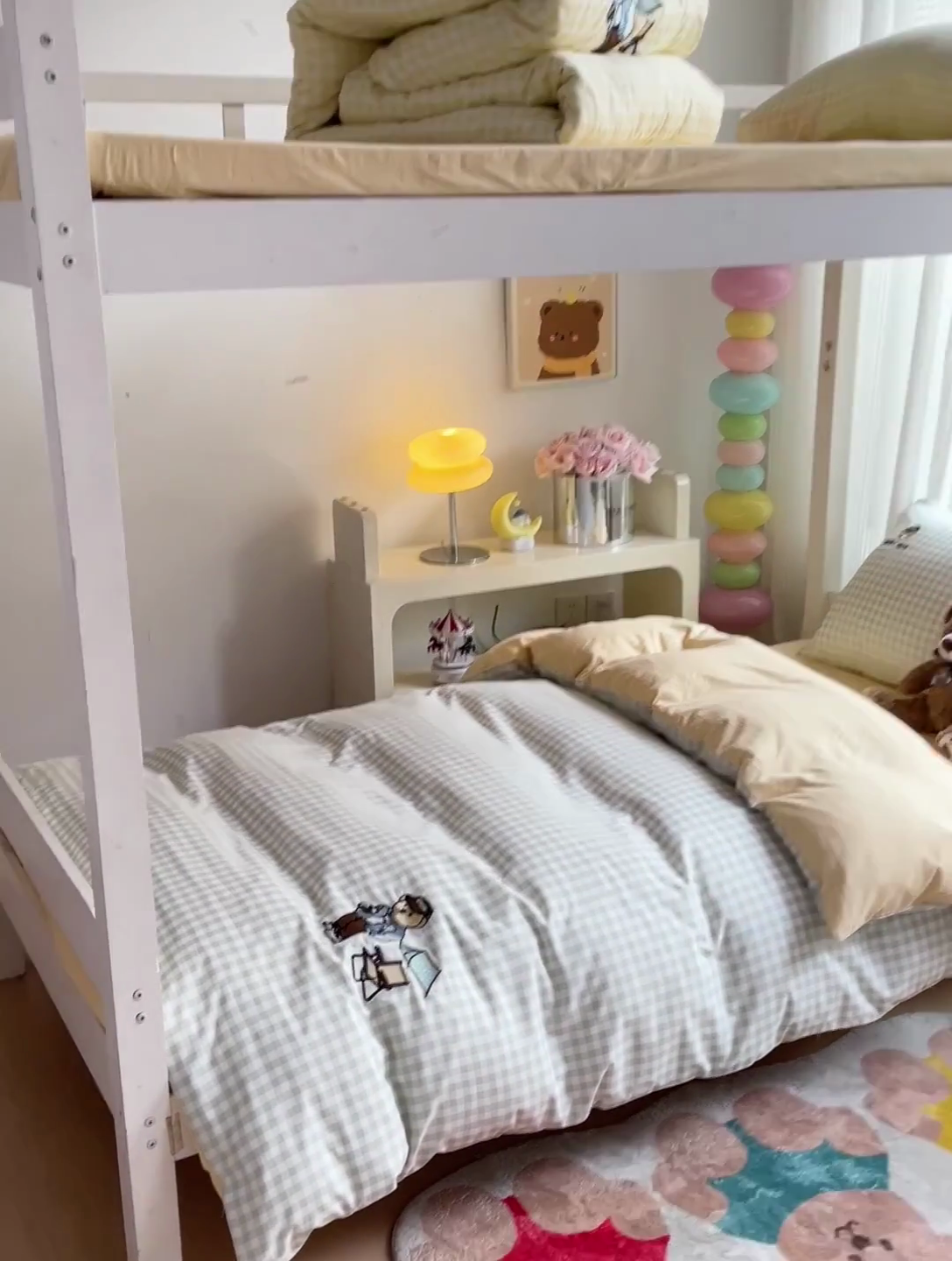 91家纺网 家纺一手货源 找家纺 2024新款磨毛水洗棉学生宿舍精美刺绣时尚格子四件套--小熊老师系列 小熊老师-浅绿