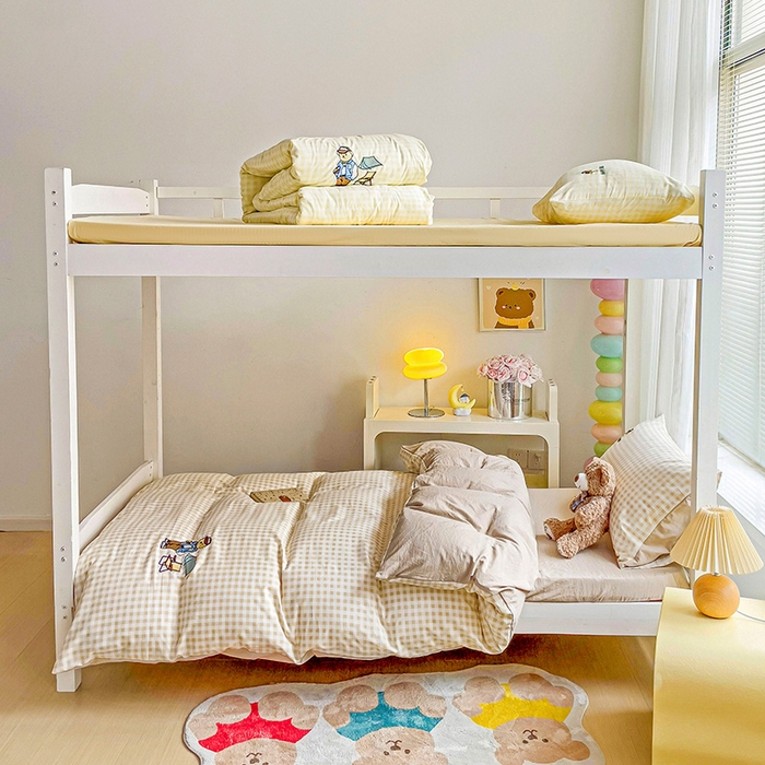 91家纺网 家纺一手货源 找家纺 （总）2024新款磨毛水洗棉学生宿舍精美刺绣时尚格子四件套--小熊老师系列