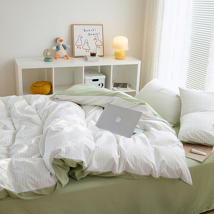 91家纺网 家纺一手货源 找家纺 （总）卡斯诺家纺馆 2025新款四季可用亲肤条格贴标款四件套-风格二